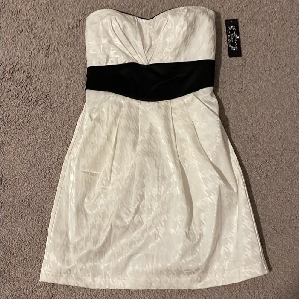 NWT Trixxi Houndstooth Strapless Sweetheart Short Dress White Black 3 Small